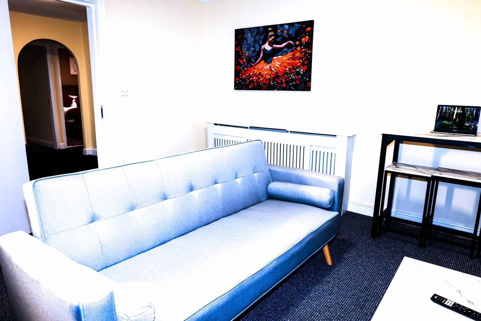 Lausory King Bed Living Your Luxe Home Away Nottingham Luaran gambar